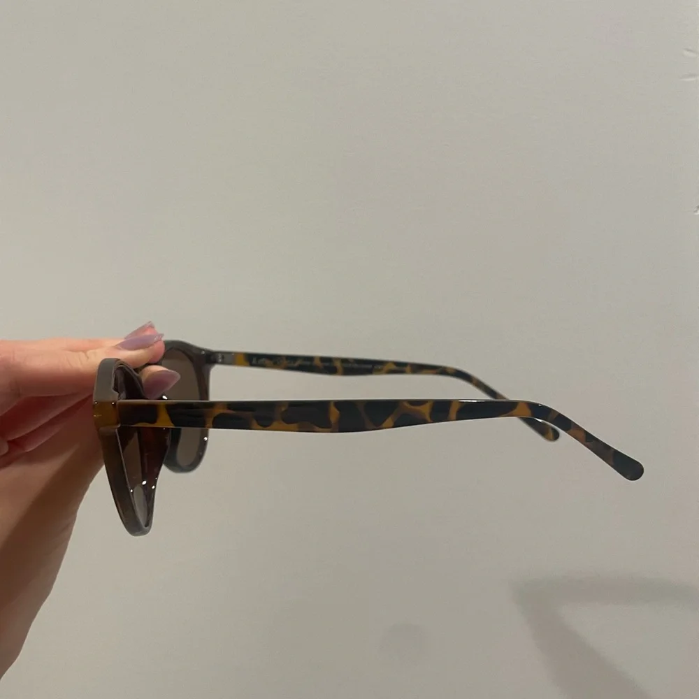 Tortoiseshell Round Sunglasses - Brown Lenses